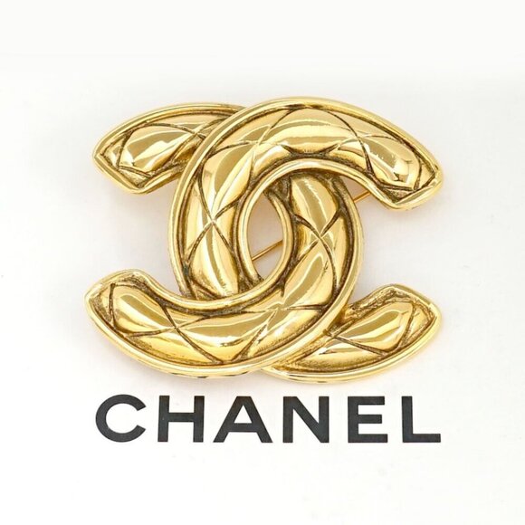 CHANEL CC Logo Quilted Matelasse Brooch Gold Tone Pin Auth w/Box #22400 - Picture 1 of 6